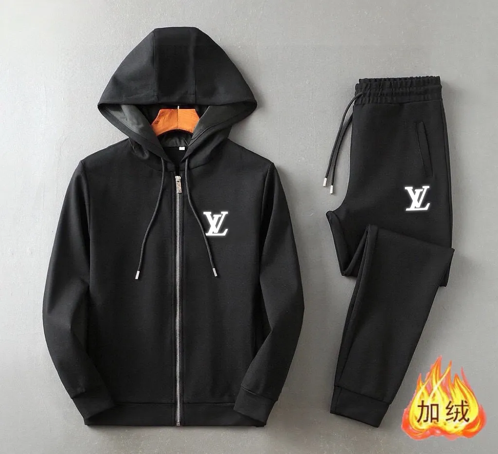🅿️460 brand [Lv Louis Vuitton] (velvet and thickened) 2025 autumn and winter new products, celebrities’ favorite fashion-flavored casual suits, clean and neat tailoring, full of urban style. Made of high-quality custom-made fabrics, the lining has excellent thermal insulation effect, feels soft and dry, and the upper body effect is crisp and stylish. The three-dimensional cutting process and the pattern are all of high standards, and the silhouette version has the right benefits! It is not tight at all, and you feel good when you wear it. So many top-quality raw materials create high-end products with unparalleled value. It is the first choice for high-end fashion people. (Size: M-4XL can wear up to 200 pounds)